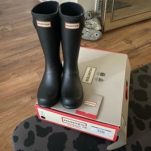NEW HUNTER BOOTS- worn once